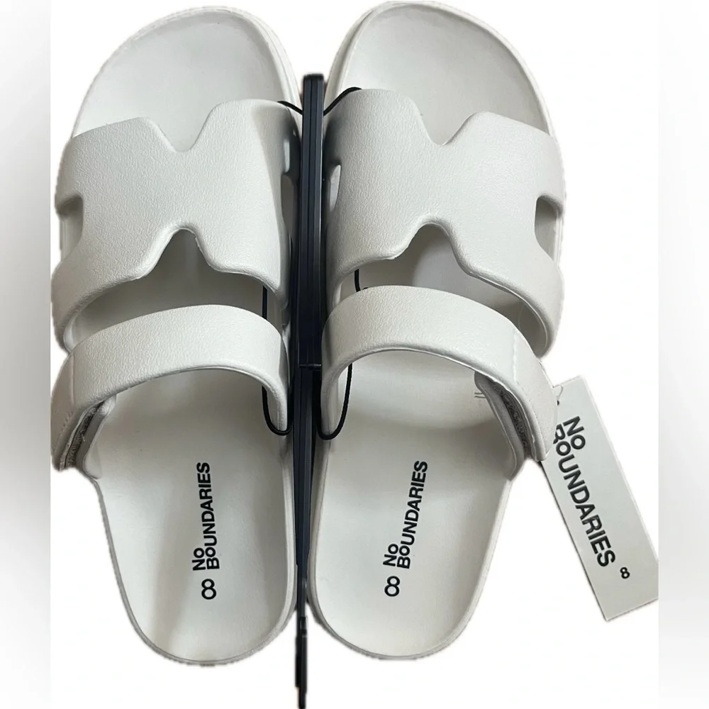 No Boundaries White Adjustable Geo Slide Sandals. New with tags. Women's size 8